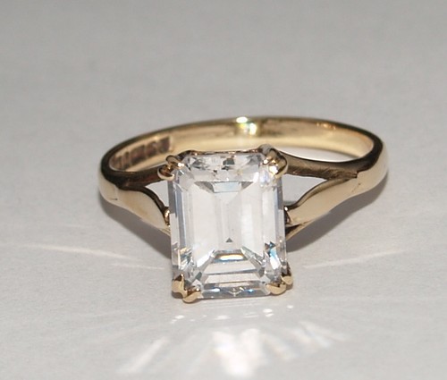 9ct yellow gold cubic - yellow,