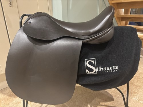 Silhouette saddlery show - silhouette,