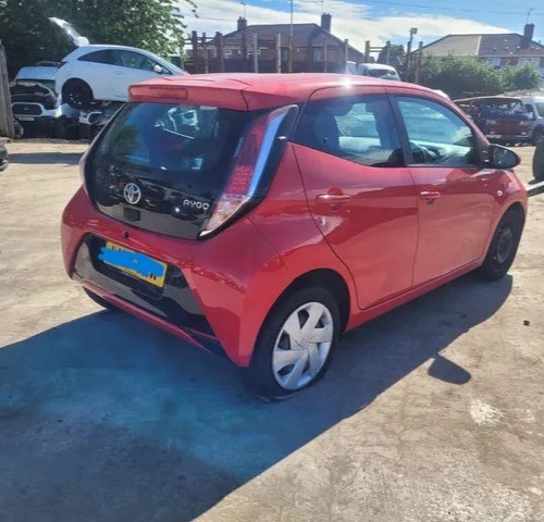 Toyota aygo vvt play mk2 - aygo, vvt-i