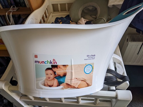 Munchkin sit and soak baby - munchkin,