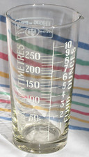 Glass Measuring Beaker Vintage JOHNSON'S of HENDON Imperial Fluid Oz Metric ml