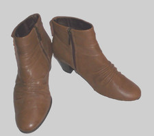 FOOTGLOVE Size 6 Faux Leather