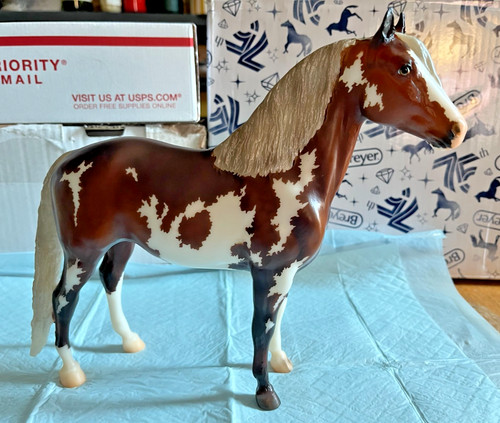 Breyer figure silver bay - silver,