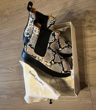 Russell and Bromley Parkway