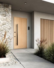 Leon: Exterior White Oak Flush