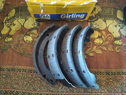 Quality rear 35mm brake shoes - rear,