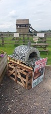 pizza oven + fire bricks base