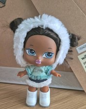 Bratz Doll MGA Storybook Sashas North Pole Journey 