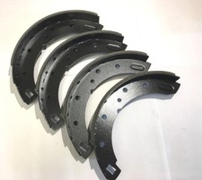 MORGAN PLUS FOUR 1967 - 1985 NEW SET OF REAR BRAKE SHOES SET BB226