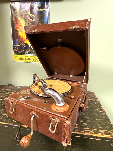 Phonola portable wind - phonola, wind-up
