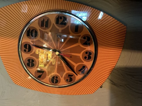 Royale orange wall - royale, clock