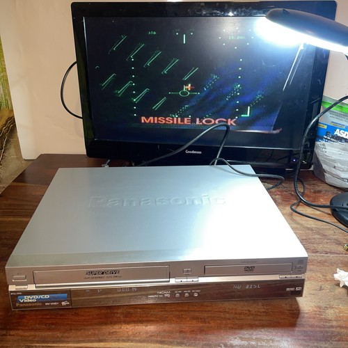Panasonic vhd1b vhs vcr - panasonic, nv-vhd1b-s