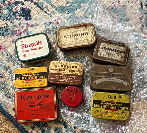 Vintage original chemist - original,