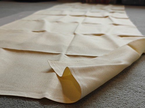 Pale yellow count - pale, hardanger