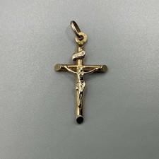 UNOAERRE  9CT YELLOW GOLD CRUCIFIX PENDANT 