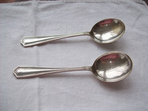 Two vintage bradleigh plate - ,