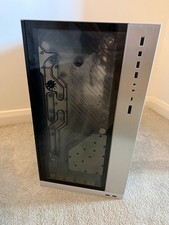 Lian Li O11 Dynamic XL + Distribution plate + D5 pump + 2 EKWB PE 360 radiators