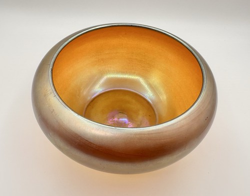 Signed art glass - signed,