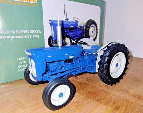 Universal hobbies 2900 fordson - hobbies,