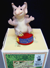 pocket dragons  'GIGGLES THE PERFORMING GARGOYLE'  1998. Mint condition. Boxed. 