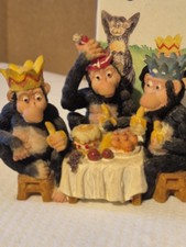 Leonardo Collection Chimpanzee Tea Party Figurine – Cute Collectable Ornament