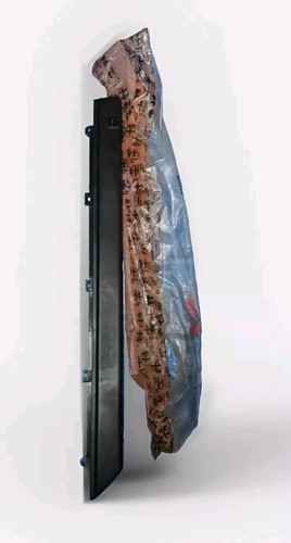 Window scraper molding - window, left