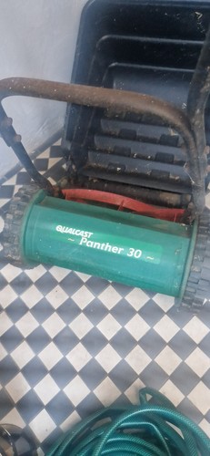 Manual lawnmower with roller - lawnmower,