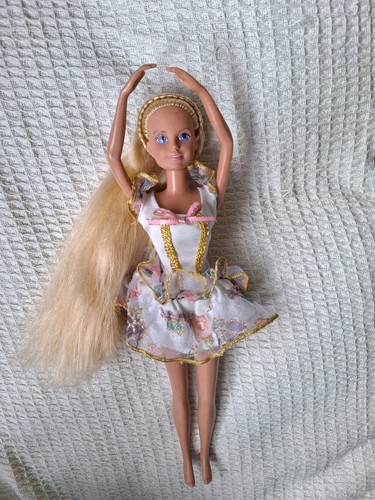 Beautiful sindy doll vintage - sindy,