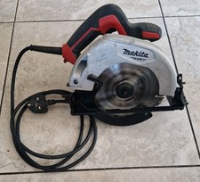 Makita MT-Series 190mm Circular Saw 240V 1050 W  Speed 4900 min M5802