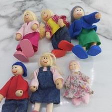 Dolls House Family Set of 6