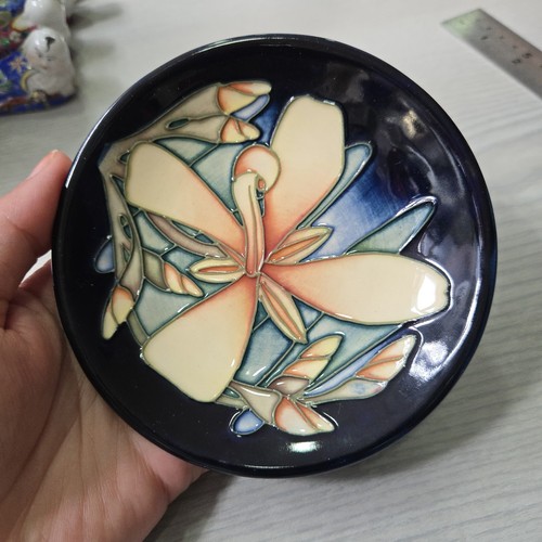 Moorcroft pottery panache pin - panache,