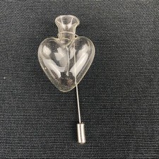 Tiny Glass Heart Shape Lapel