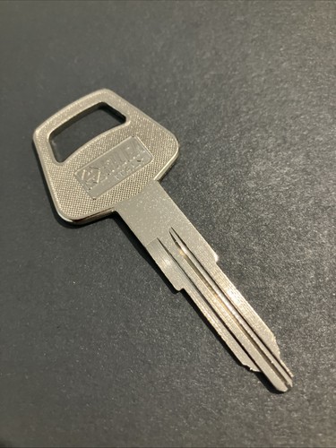 Lf10 land rover defender key - lf10,