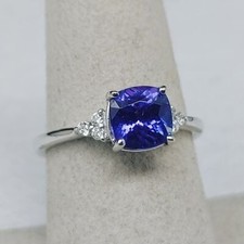 Cushion Cut 1.76ct Tanzanite &