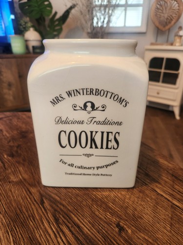 Cream vintage home cookies - cream,