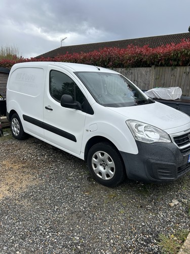 Peugeot electric van partner - peugeot,