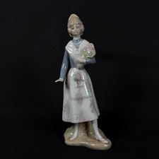 9" Vintage Valencia Spain Girl