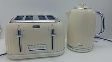 Breville Curve Cream and Chrome Kettle Set with 4-Slot Toaster