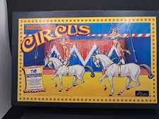 Britains Circus 08671 Two Equestriennes, MIB!