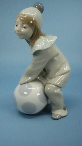 Lladro 1177 clown jester girl - lladro,