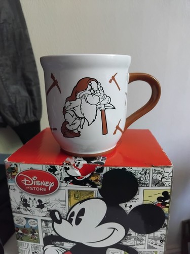 New box disney store snow - new,