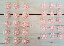 (02) 30 x Pink and White Edible Daisies Fondant Sugar Flowers Cake Decoration