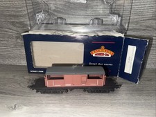 Bachmann 33-825B 25 Ton Queen Mary Brake Van OO Gauge BR Bauxite