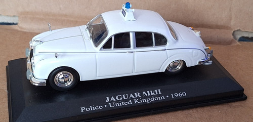 Jaguar mkii police 1960 - 1:43,