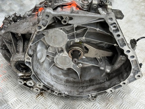 Mazda 2013 diesel 6 - 6,