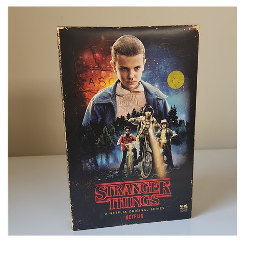 Stranger things - stranger, (season