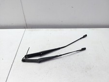 AUDI A4 B9 PAIR OF FRONT WINDSCREEN WIPER ARMS LEFT & RIGHT 2017