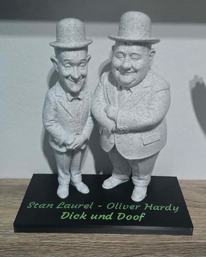 Laurel and hardy - and, statue