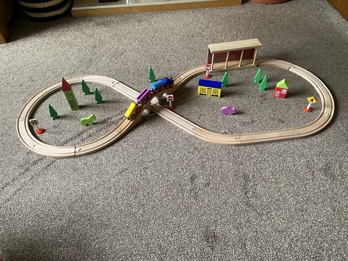 Wooden train track pieces - 42, pieces.