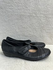 Clarks cushion soft black